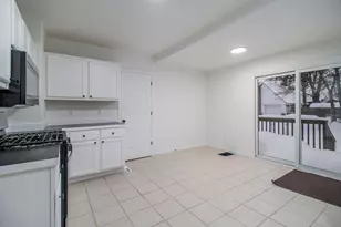 2214 Torrent St, Muskegon, MI 49441 - Photo 9