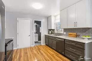 5760 Ivanrest Ave SW, Wyoming, MI 49418 - Photo 7