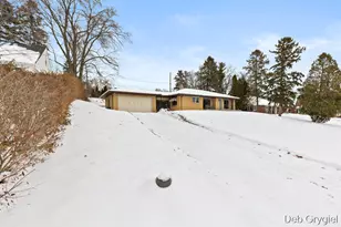 1715 Oswego St NW, Grand Rapids, MI 49504 - Photo 3