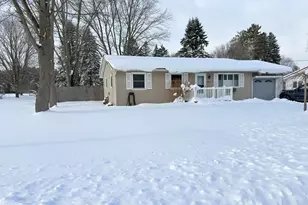 620 Glenn St, Reed City, MI 49677 - Photo 9