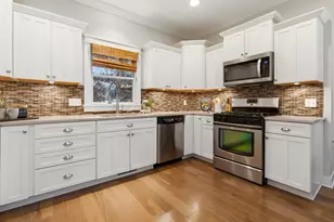 3707 Fox Crossing, Saint Joseph, MI 49085 - Photo 9