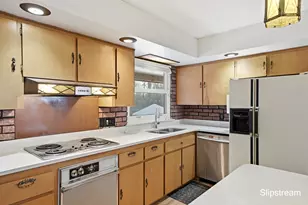 1706 Autumn Ln, Lansing, MI 48912 - Photo 13