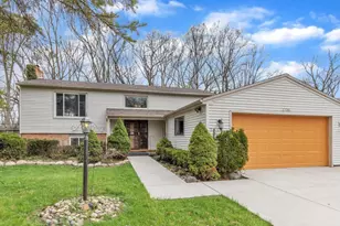 1706 Autumn Ln, Lansing, MI 48912 - Photo 1