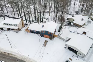 1154 Springwood Dr SE, Grand Rapids, MI 49508 - Photo 3