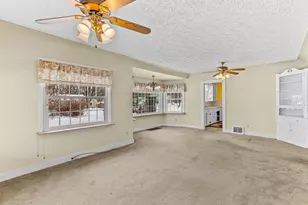 3303 Lexington Rd, Waterford, MI 48328 - Photo 11