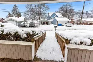 3303 Lexington Rd, Waterford, MI 48328 - Photo 3