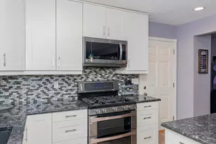 24271 Thousand Oaks Dr, Mattawan, MI 49071 - Photo 5