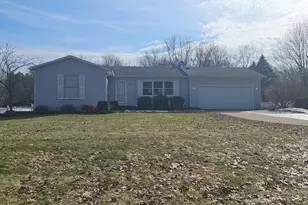 24271 Thousand Oaks Dr, Mattawan, MI 49071 - Photo 1