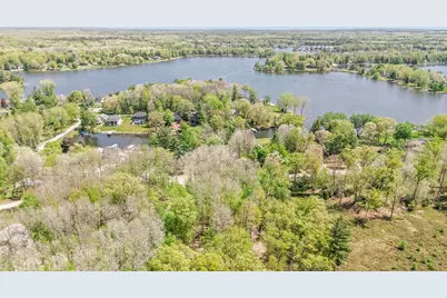 8209 West Royal Rd, Canadian Lakes, MI 49346 - Photo 7