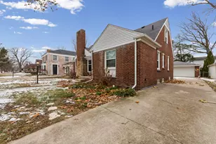 1158 Hawthorne Rd, Grosse Pointe Woods, MI 48236 - Photo 3