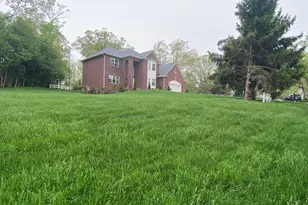 1360 Fairlane Dr, Ann Arbor, MI 48104 - Photo 9