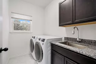 1360 Fairlane Dr, Ann Arbor, MI 48104 - Photo 29