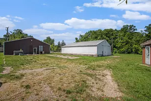 402 S Oak St, Buchanan, MI 49107 - Photo 23