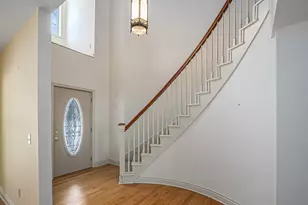8220 Glenwynd Dr, Kalamazoo, MI 49009 - Photo 3