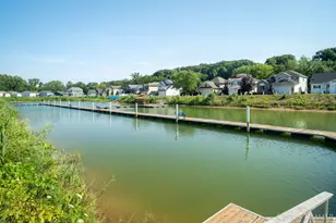 597 Trumpeter Bay Dr, Benton Harbor, MI 49022 - Photo 41