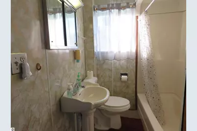 605 E Garfield Street, Cadillac, MI 49601 - Photo 11