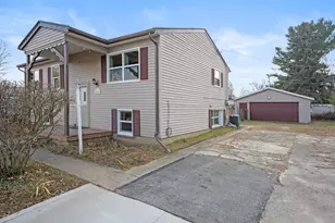 5641 Larch Dr, Jackson, MI 49201 - Photo 3