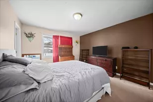 238 Harvey St, Lawton, MI 49065 - Photo 17