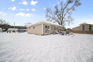 238 Harvey St, Lawton, MI 49065 - Photo 5