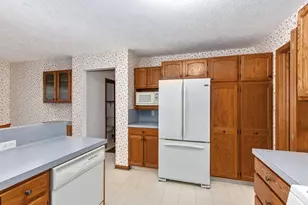 5075 Windybrook Dr SW, Wyoming, MI 49418 - Photo 3