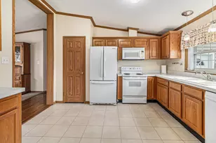 5280 Beardsley Ct, Kalamazoo, MI 49004 - Photo 11