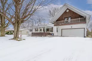 966 Wedgewood Rd, Saint Joseph, MI 49085 - Photo 1