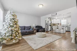 210 Thorn Hill Ct, Hastings, MI 49058 - Photo 15