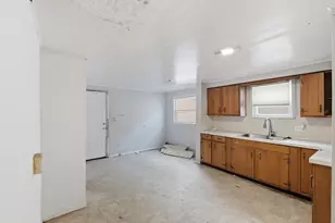 914 Fulton St W, Grand Rapids, MI 49504 - Photo 11