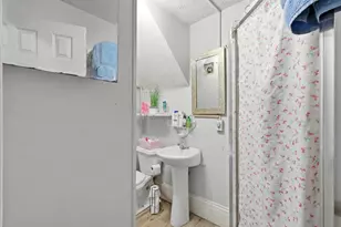 914 Fulton St W, Grand Rapids, MI 49504 - Photo 9