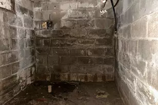 490 4th St, Benton Harbor, MI 49022 - Photo 35