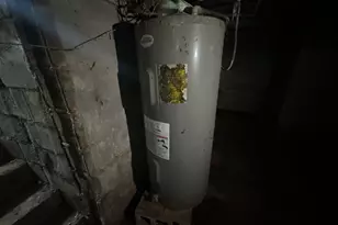 490 4th St, Benton Harbor, MI 49022 - Photo 33