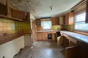 490 4th St, Benton Harbor, MI 49022 - Photo 19