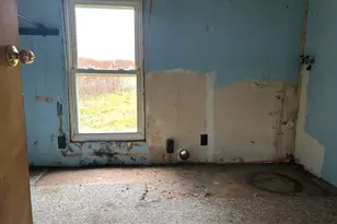 490 4th St, Benton Harbor, MI 49022 - Photo 17