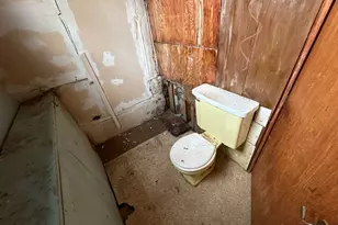 490 4th St, Benton Harbor, MI 49022 - Photo 31