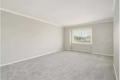 33941 Jefferson Avenue, Saint Clair Shores, MI 48082 - Photo 3