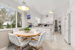 5622 Far Hill Dr SE, Grand Rapids, MI 49546 - Photo 17