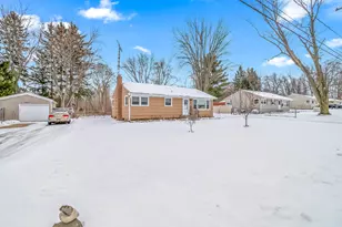 313 Michigan St, Concord, MI 49237 - Photo 3