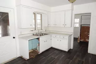 84 W Division St, Sparta, MI 49345 - Photo 7