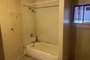 2400 Reynolds St, Muskegon, MI 49444 - Photo 9