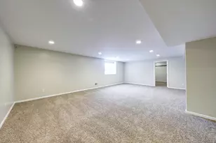 7265 Royal Troon Dr, Ypsilanti, MI 48197 - Photo 37