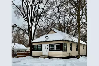 828 W Larch Avenue, Muskegon, MI 49441 - Photo 1