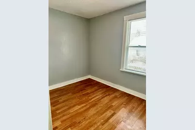828 W Larch Avenue, Muskegon, MI 49441 - Photo 7