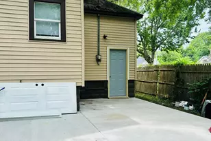 828 W Larch Ave, Muskegon, MI 49441 - Photo 19