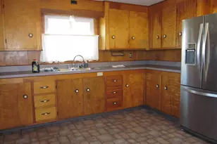 12 E Douglass St, Bangor, MI 49013 - Photo 5