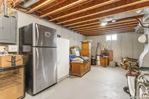 80 E 37th St, Holland, MI 49423 - Photo 33