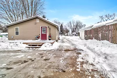 911 E Pearl Street, Greenville, MI 48838 - Photo 13