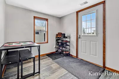 911 E Pearl Street, Greenville, MI 48838 - Photo 5