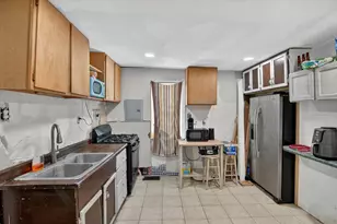 64 Spring St, Hillsdale, MI 49242 - Photo 3