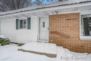 1901 Maryland Blvd, Norton Shores, MI 49441 - Photo 5