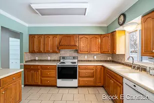 1901 Maryland Blvd, Norton Shores, MI 49441 - Photo 11